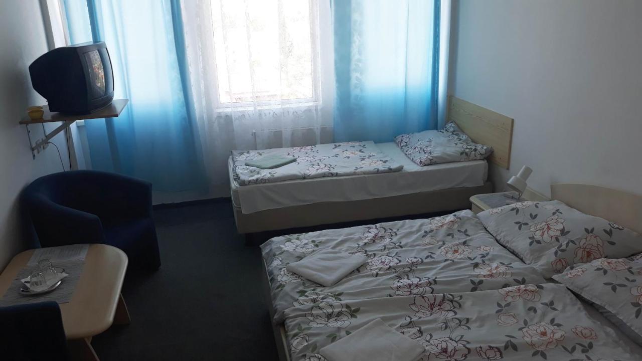 Penzion Saris Прешов Экстерьер фото